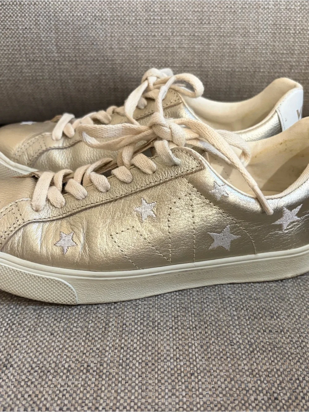 Madewell x Veja Esplar Low Embroidered Star Sneakers - Picture 2 of 8
